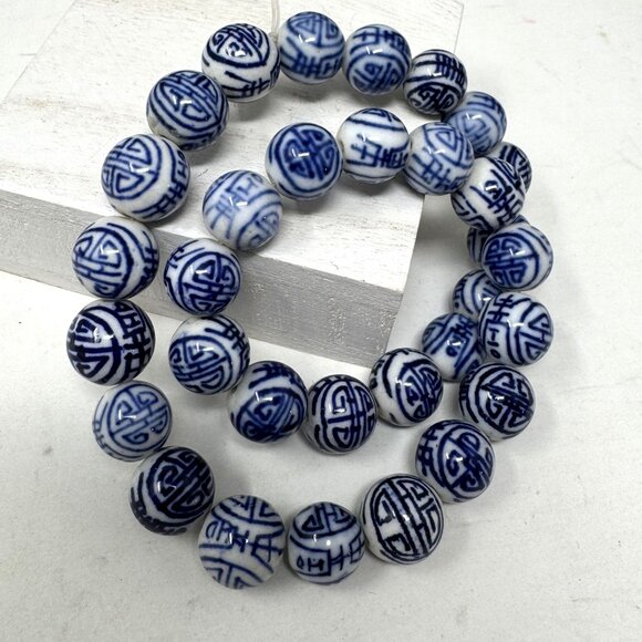 COPY - Vintage Hand Painted Porcelain Beads Blue & White Round Asian Style 14 m… - Picture 6 of 7